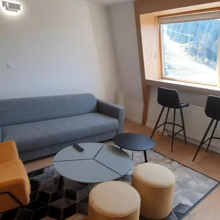 Olimpijska Kuca A502 ヤホリナ