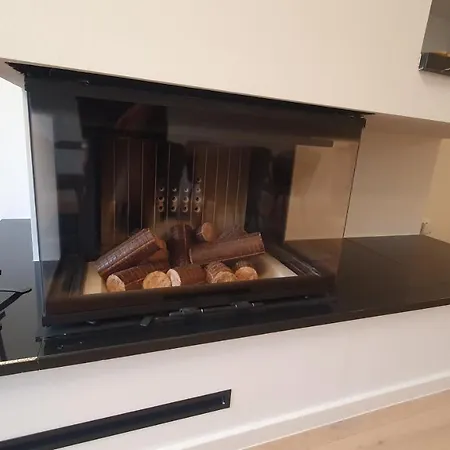 Olimpijska Kuca A502 ヤホリナ