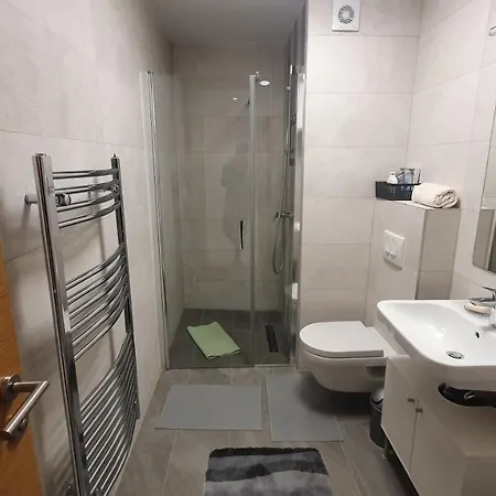 Olimpijska Kuca A502 *