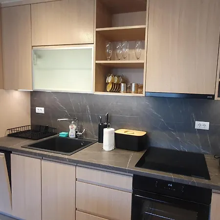 Olimpijska Kuca A502 アパート ヤホリナ