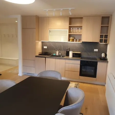 Olimpijska Kuca A502