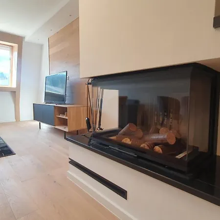 アパート Olimpijska Kuca A502 ヤホリナ